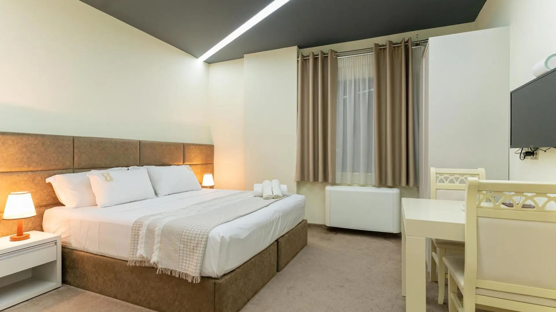 Alko Hotel Shkodër 4*,