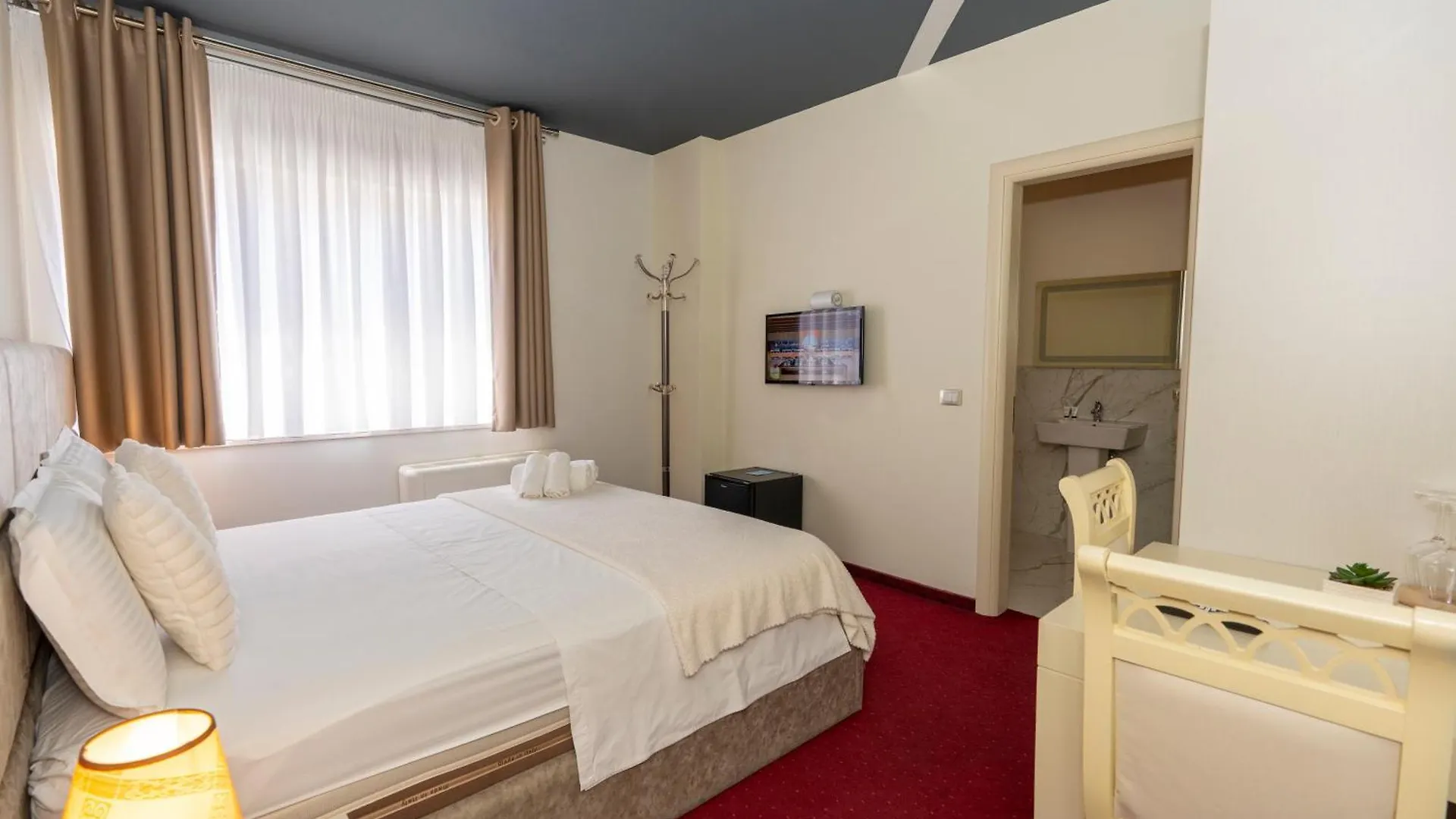Alko Hotel Shkodër 4*,  Albania